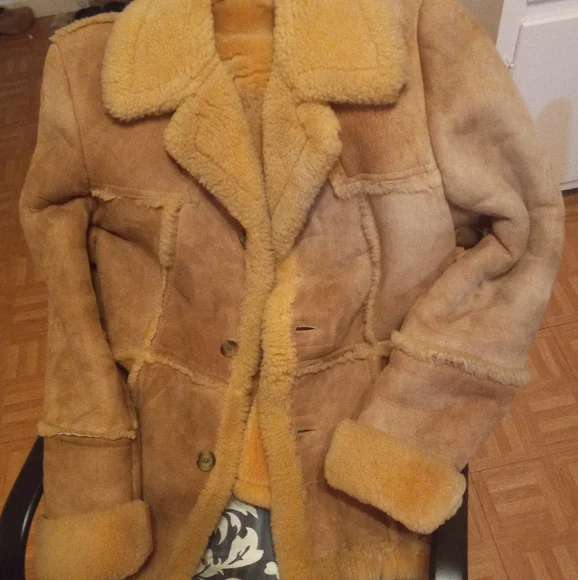 Shearling coat - Picture 6 of 6